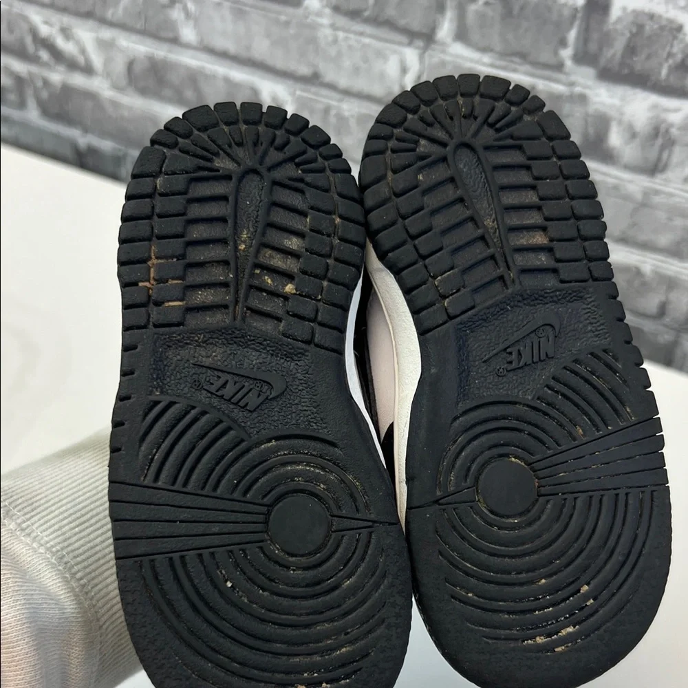 Nike classic sneakers